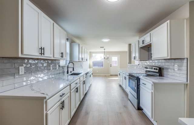 11025 Binkley Drive Gallery 4