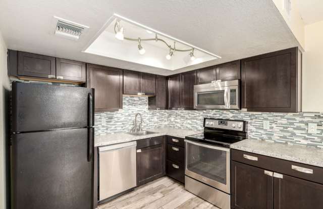 Beautiful 2-Bedroom Townhouse in Dobson Glen! photos photos