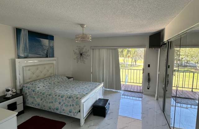 4557 LUXEMBURG Court Gallery 2