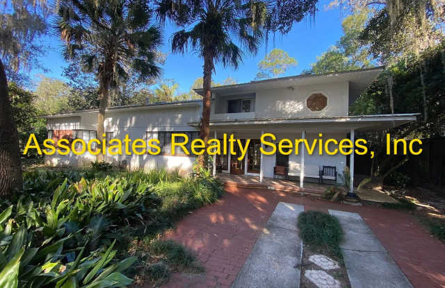 Charming 3 Bedroom w/ study that can be 4th bedroom, 3 Bath Home in Florida Park – Hardwood Floors  Beautiful Outdoor Space! photos photos
