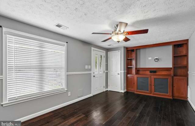 1594 LODGE POLE CT Gallery 2