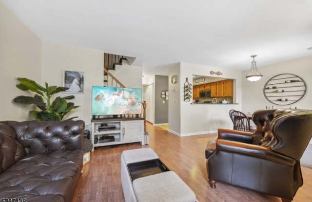 45 Ashley Ct - 45 Ashley Court, Somerset County, NJ 07921
