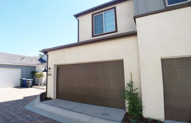 1992 Julie Dawn Place - 1992 Julie Dawn Pl, Escondido, CA 92026