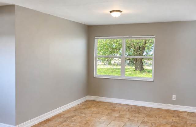 Charming 2 Bedroom, 2 Bathroom Home with Covered Patio & Spacious Backyard! Gallery 4