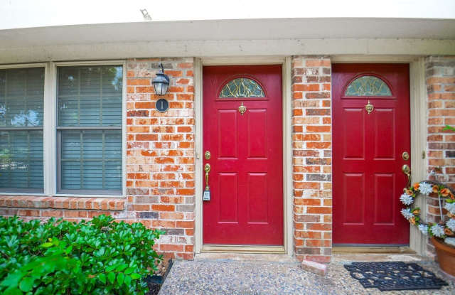 2 Bedroom Memorial Condo with Utilities Included Gallery 4