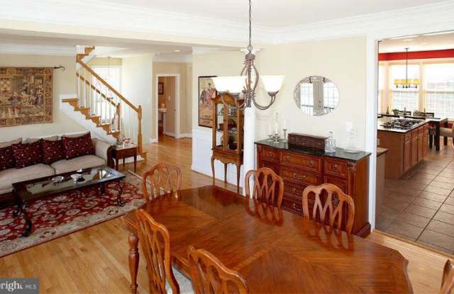 7617 BRITTANY PARC COURT Gallery 4