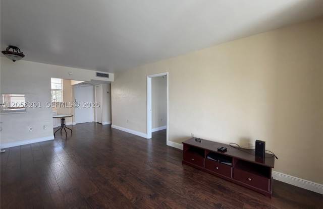 3020 Marcos Dr photos photos