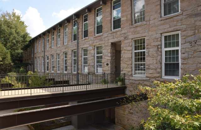 1500 River Mill Drive unit: 309 photos photos