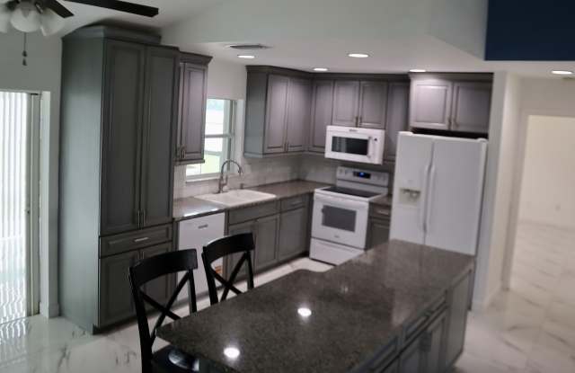 1805 Se Van Loon Terrace photos photos