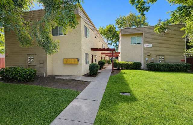 Spacious Four Bedroom Townhome photos photos