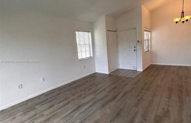 2841 N Oakland Forest Dr photos photos