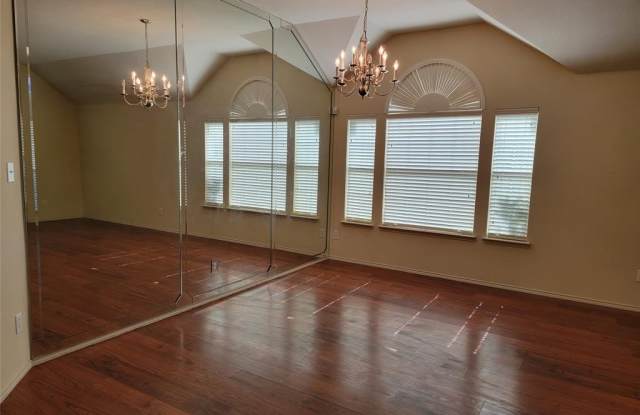 9738 Lovers Lane Gallery 3