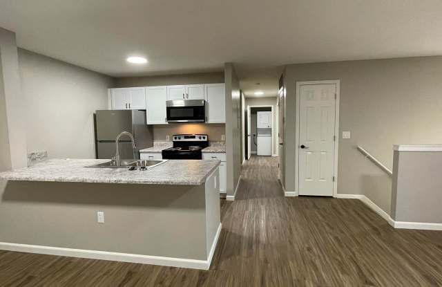 Duck Creek Apartments Gallery 2