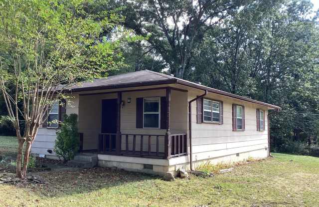 3 Bedroom House in Harrison - 7488 Davis Mill Road, Hamilton County, TN 37341