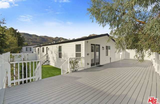 30473 Mulholland Hwy Gallery 1