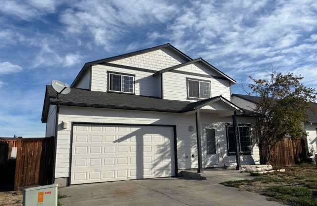 Recently renovated Three-Bedroom home with large backyard Gallery 1