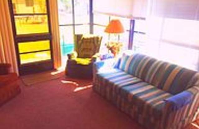 824 Janet St Gallery 3