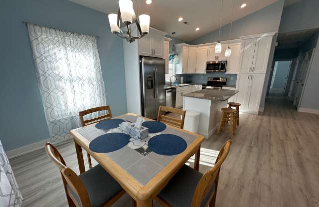 Seasonal Furnished Newer Home-Colington Gallery 4
