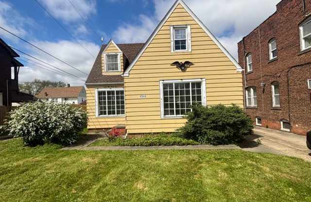 3bd Single Section 8 WATER/SEWER INCLUDED photos photos