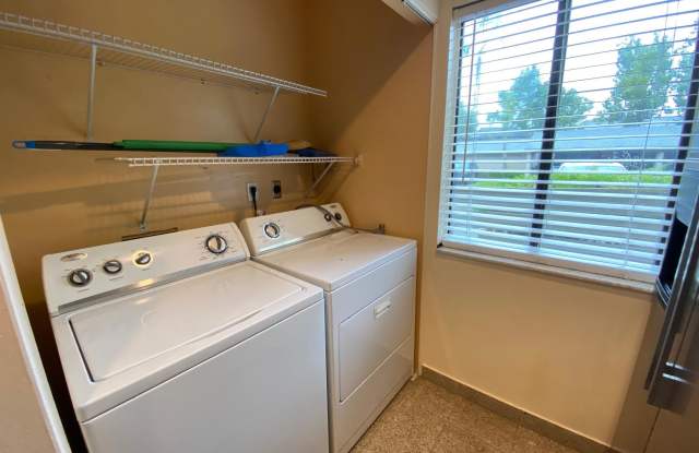 7701 BAYMEADOWS CIR West 1164 Gallery 4