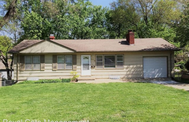 8716 W 70th Terrace - 8716 West 70th Terrace, Merriam, KS 66204