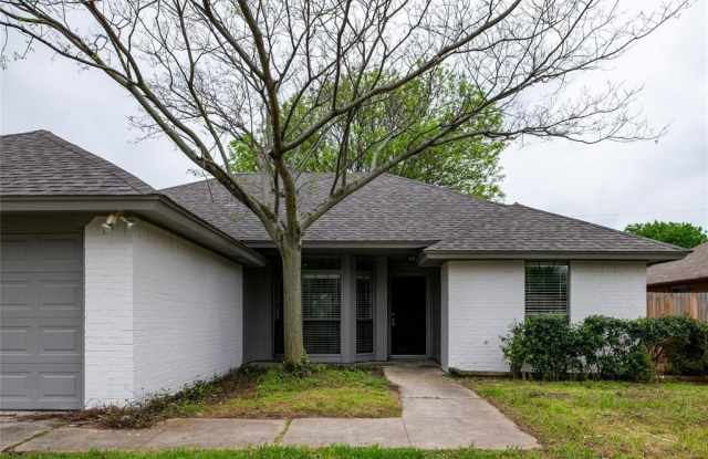 709 Parkview Drive - 709 Parkview Drive, Burleson, TX 76028 709 Parkview Drive - 709 Parkview Drive, Burleson, TX 76028