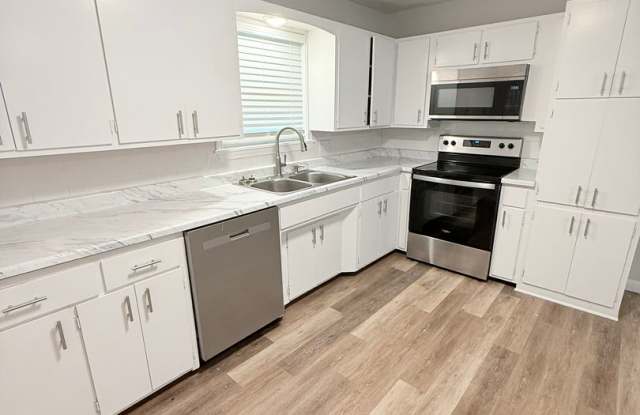 Ultra Open Floor Plan - Lots of New - Walk To McDaniel Park  South Creek Green Way Trail - 2324 South Florence Avenue, Springfield, MO 65807