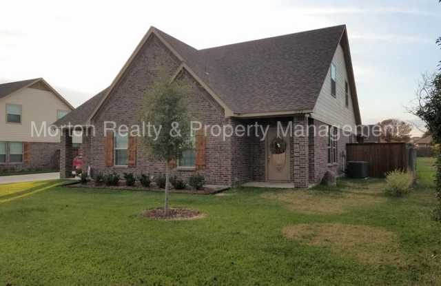 1022 Winscott Road - 1022 Winscott Road, Benbrook, TX 76126