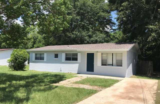 1302 Lancer Dr. Gallery 3