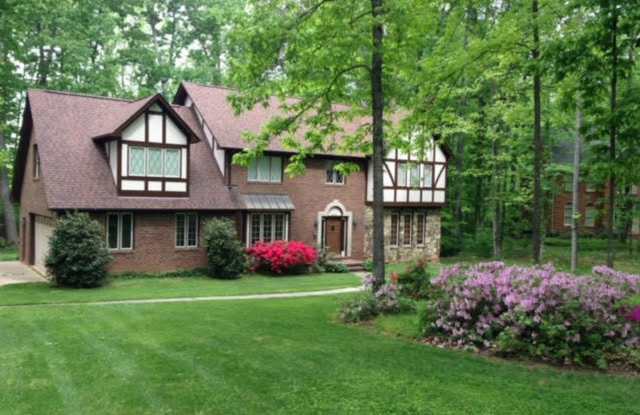 Fabulous 4BR 2.5BA Home on 1.25 Acres photos photos