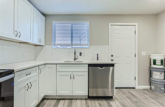 2545 Kenton Street - B Gallery 3