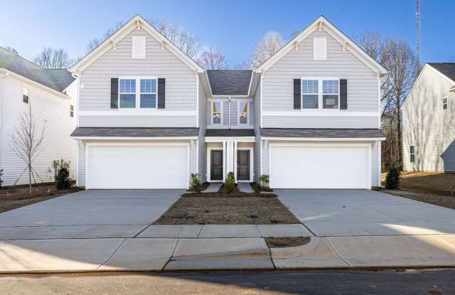 Spacious 3 br 2.5 ba Paired Home minutes from I-77 and I-40 Available JUNE 6th photos photos