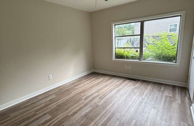 1758 Smith Ave photos photos