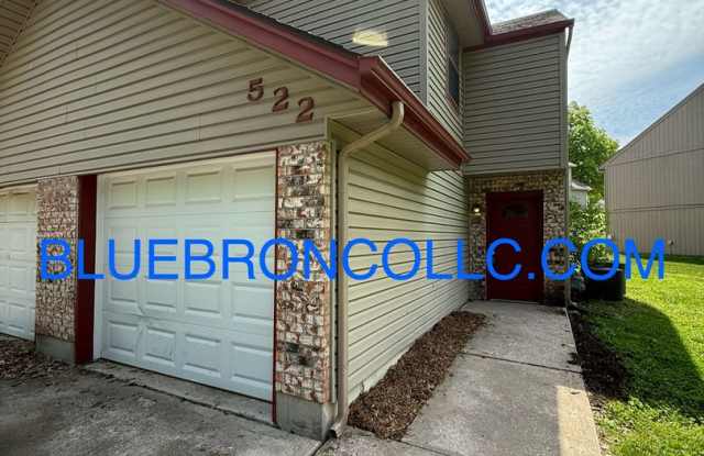 This one will go fast, marvelous 3 bedroom for great price in Lee's Summit photos photos