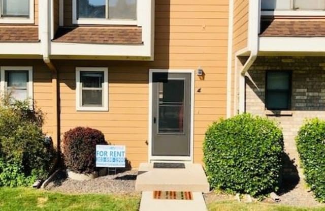8757 W. Cornell Ave #4 - 8757 West Cornell Avenue, Lakewood, CO 80227
