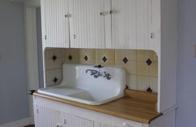 2 Bedroom Duplex with Ample Storage Gallery 4