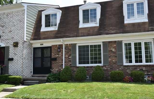 1833 TORQUAY Avenue photos photos