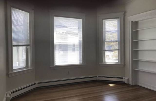 20 Howard Gallery 2