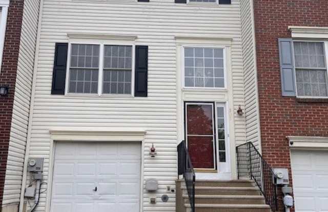 305 S Oak St photos photos