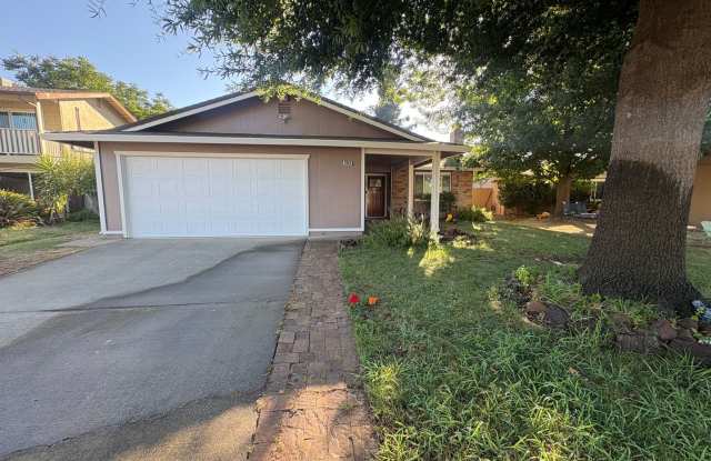 Cozy 3 Bed 2 Bath Home in La Riviera photos photos