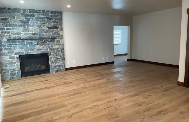 Unique High End Studio Opportunity with Single-car garage, and Laundry photos photos