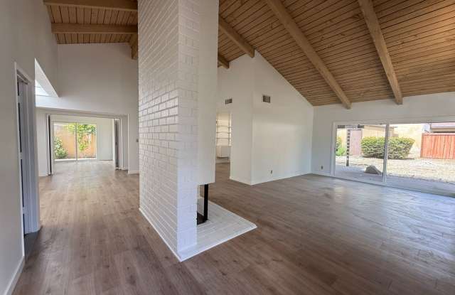 Vaulted Ceilings & Luxury Vinyl Floors in Beautiful Lake Forest Cul-de-Sac Home! photos photos