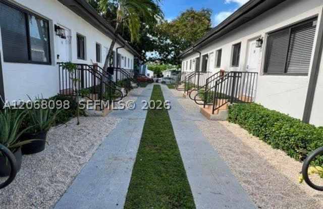 2121 SW 14th Ter Gallery 3