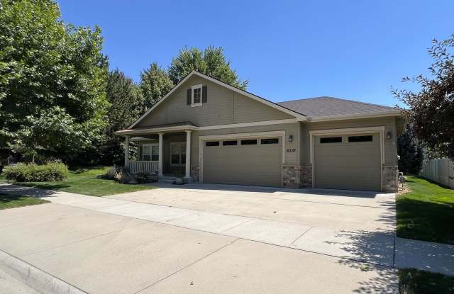 Beautiful 3 bed 2 bath home in The Preserve Subdivision just off Linder  Ln in Eagle. Gallery 3