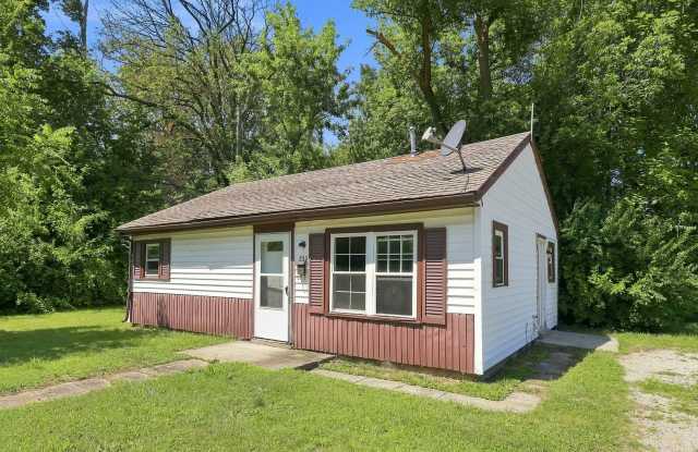Two bedroom one bathroom single home in Springfield! Gallery 3