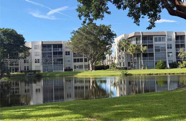 9235 Lagoon Pl Gallery 2