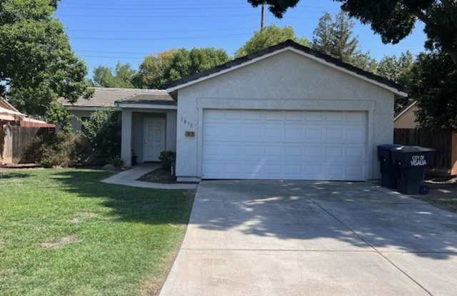 Available Now! - 1818 East Country Court, Visalia, CA 93292