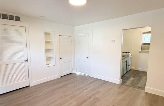 2235 Ekin Avenue Gallery 3