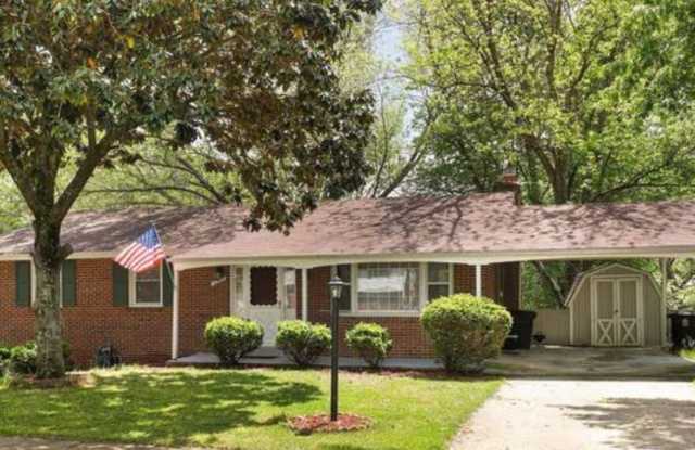 5 Bedroom Single Family Home in Clinton - 6205 Hellen Lee Drive, Clinton, MD 20735