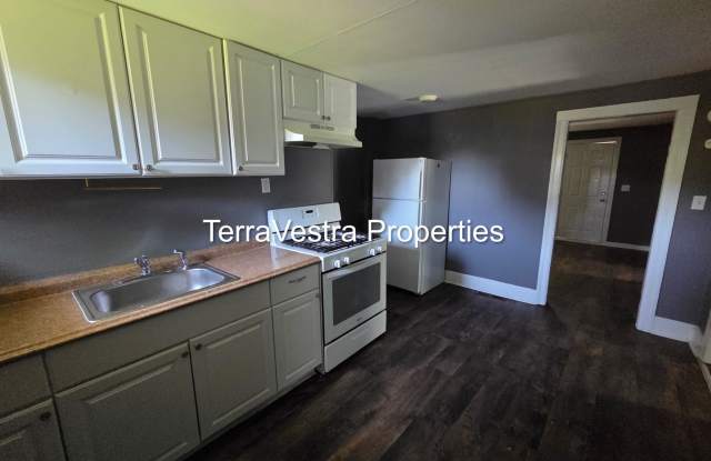 Single Family in Paulsboro! Eligible for $500 Security Deposit. photos photos